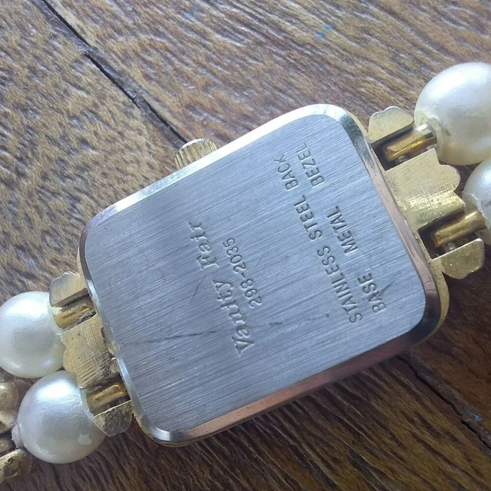 Vanity Fair Watch Quartz Gruen Faux Pearl‎ Vintage Costume